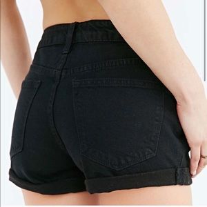 BDG Mid Rise SHORTIE Black Jean Short